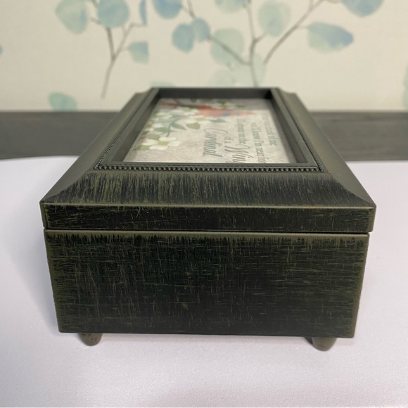 Red Cardinal Jewelry Trinket Music Box - Picture 7 of 9